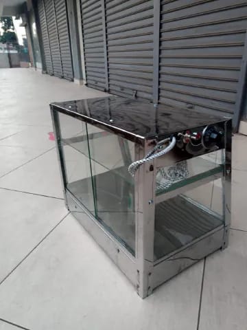 Chips Warmer & Display!"
Keep your snacks irresistible and perfectly warm with this sleek chips warmer and display unit. Designed for both functionality and style, it maintains the ideal temperature t