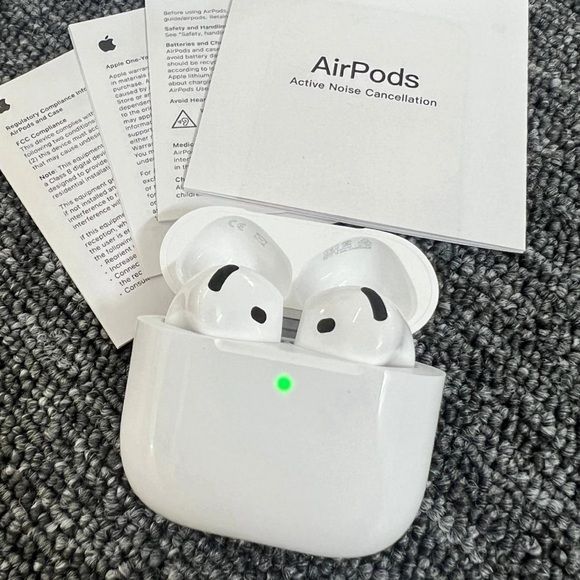 Airpods 4th gen active noise cancelation