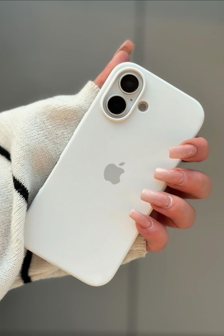 Iphone 16 white Original Silicone Case/Cover, Liquid Silicone Phone Case Soft Anti-Scratch Microfiber Lining, Full Body Shockproof Slim Cover/Case