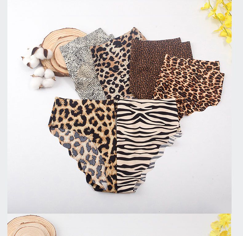 Plus Size 50-90kgs Fashion Women's Leopard Seamless Underwear Thongs Panties Assorted Lace Splice Women's G-string Invisible briefs Underwear Clothing Ladies Super Soft Low Waist Ice Silk Panties M30