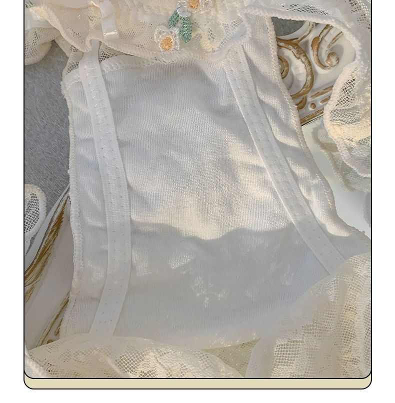 New Arrival Ladies Summer Ultra-thin Lace Flower Underpanties Fashion Sweet Girls Hollow Out Lace Underwear Lingerie Briefs INS Breathable Cheeky Panties Boyshorts M58