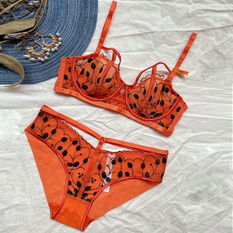 Cheap 2Pieces Set Sexy Ladies Lingerie Set for Women Push Up Bra and Lace Underwear Panty Sets Ultra Thin Invisible Bras Strapless Bra Bikini dresses Sports Lingerie Bra Set 70-85BC M87