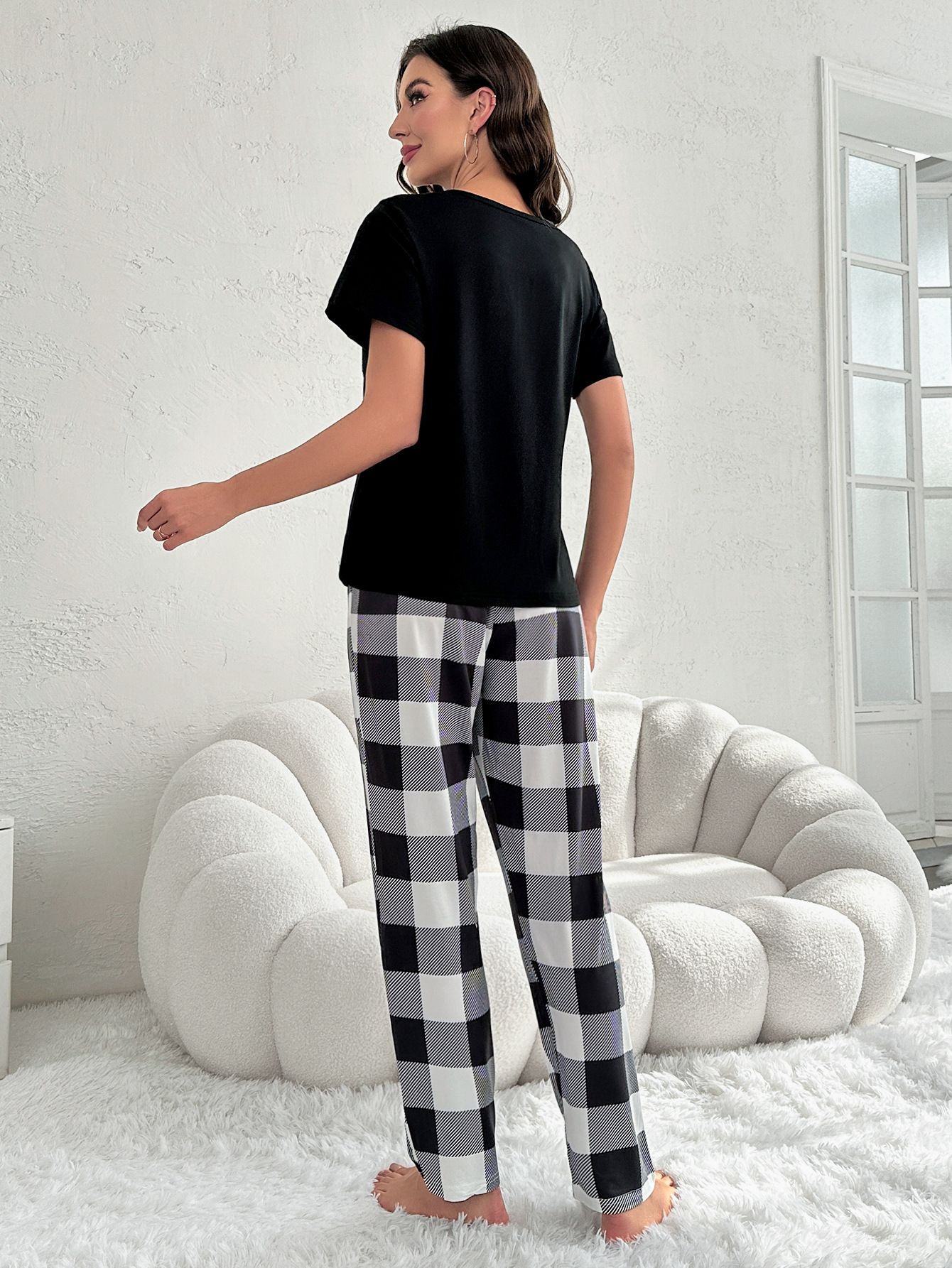 New Arrival Plus Size Women Pajama Set 2 Piece Lounge Set Short Sleeve Tops with Long Loose Pants Soft Sleepwear Plaid Design Print Long Trousers Homewear Loungewear set Can Wear Outdoor M115