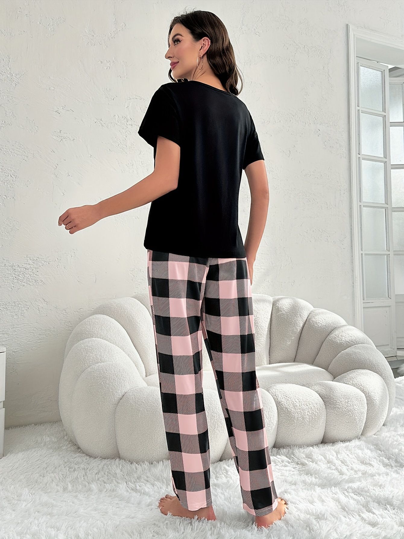 New Arrival Plus Size Women Pajama Set 2 Piece Lounge Set Short Sleeve Tops with Long Loose Pants Soft Sleepwear Plaid Design Print Long Trousers Homewear Loungewear set Can Wear Outdoor M115
