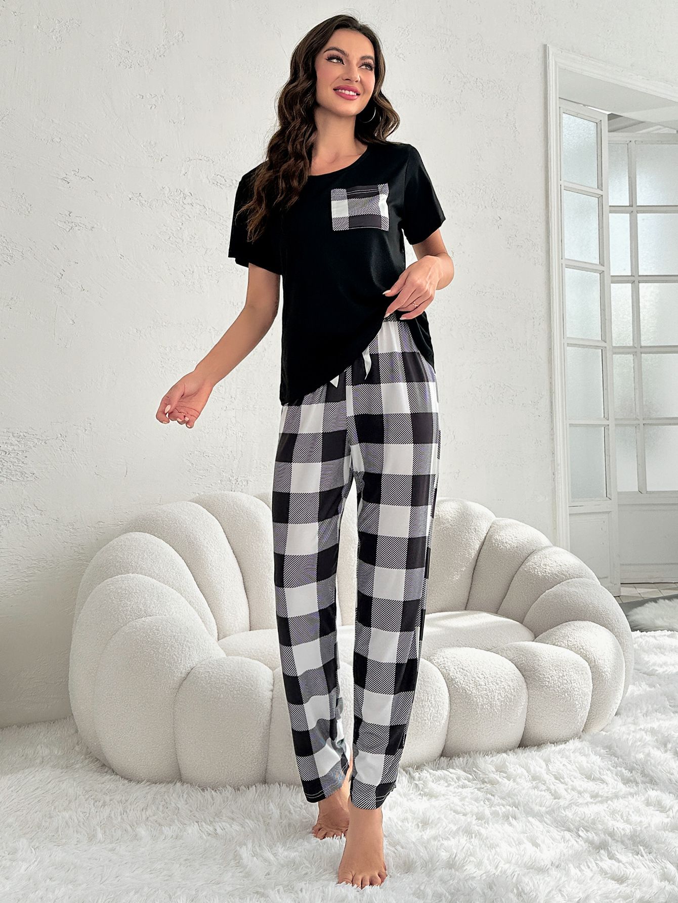 New Arrival Plus Size Women Pajama Set 2 Piece Lounge Set Short Sleeve Tops with Long Loose Pants Soft Sleepwear Plaid Design Print Long Trousers Homewear Loungewear set Can Wear Outdoor M115