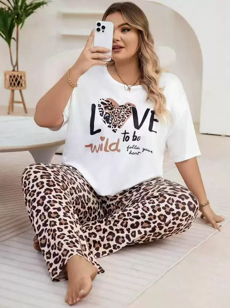 28Kinds 2 sets New Cheap Women Pajama Set Lounge Set Short Sleeve Tops Long Loose Pants Soft Sleepwear Leopard Bear Plaid Long Trousers Comfortable Homewear Loungewear Gifts set Can Wear Outdoor M118