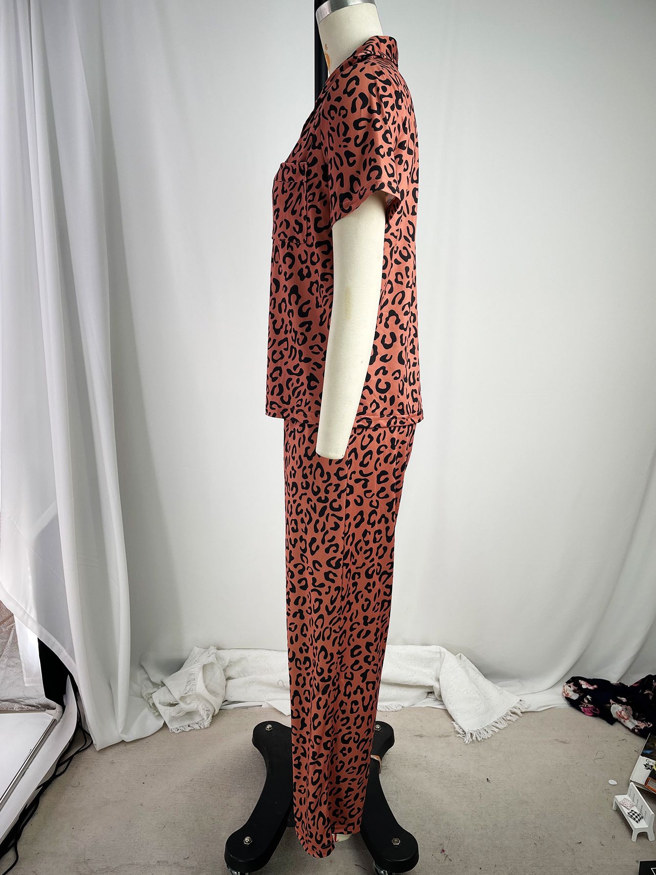 Good Quality Plus Size Women Pink Pajama Set 2 Piece Lounge Set Short Sleeve Tops Ladies Black Long Loose Pants Soft Sleepwear Dots Heart Leopard Print Homewear Outdoor Wear Best Gifts for Women M122