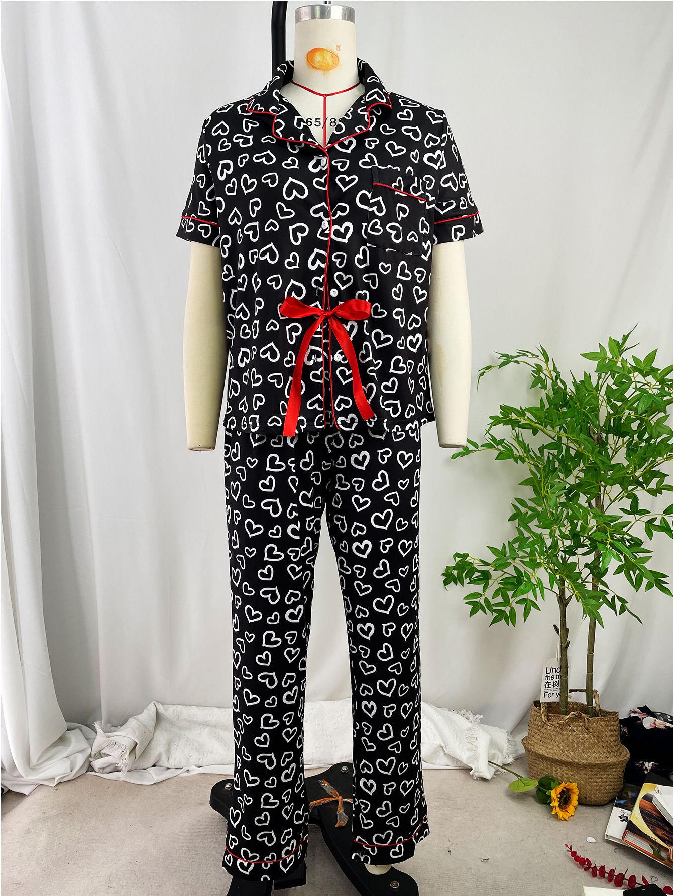 Good Quality Plus Size Women Pink Pajama Set 2 Piece Lounge Set Short Sleeve Tops Ladies Black Long Loose Pants Soft Sleepwear Dots Heart Leopard Print Homewear Outdoor Wear Best Gifts for Women M122