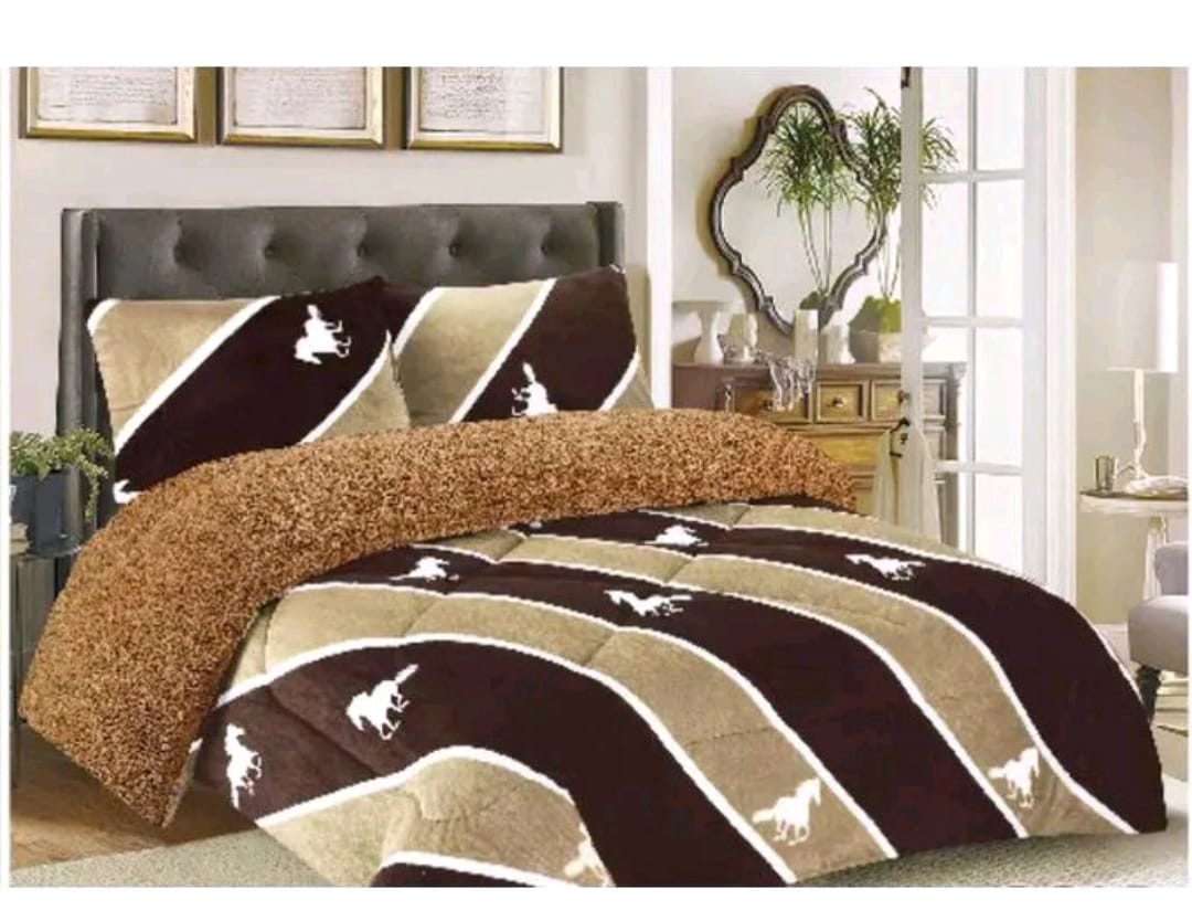 5*6 Super Soft & Warm Heavy Single Woolen Duvet.The Woolen blanket is soft, durable and luxurious to touch. With this you will have a very peaceful sleep.