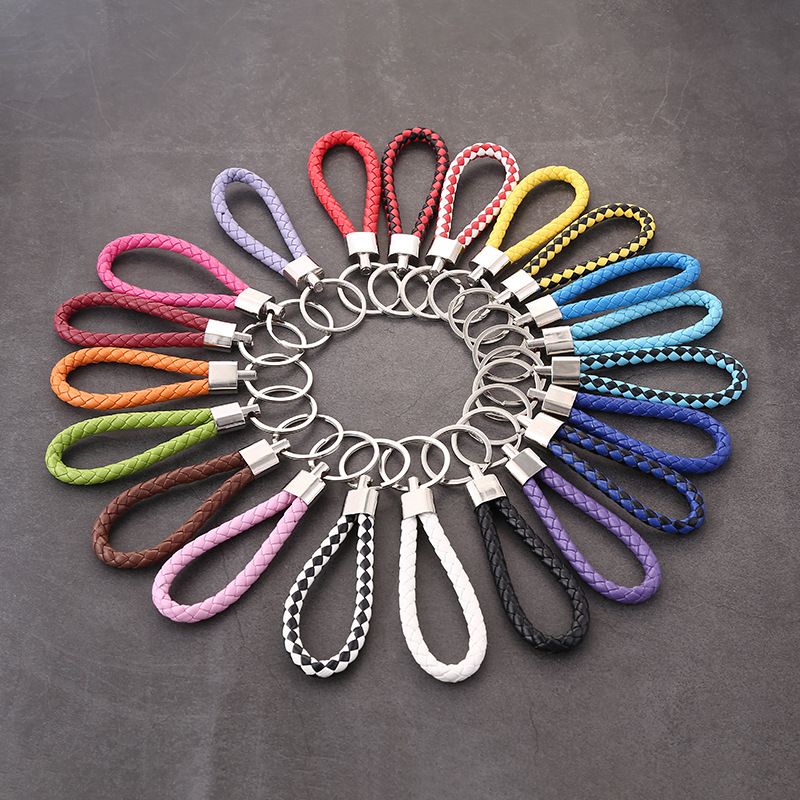 Creative new style leather rope keychain, woven car pendant, colorful key rope pendant, activity small gift accessory(color random)