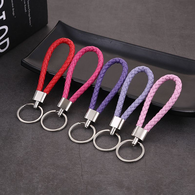 Creative new style leather rope keychain, woven car pendant, colorful key rope pendant, activity small gift accessory(color random)