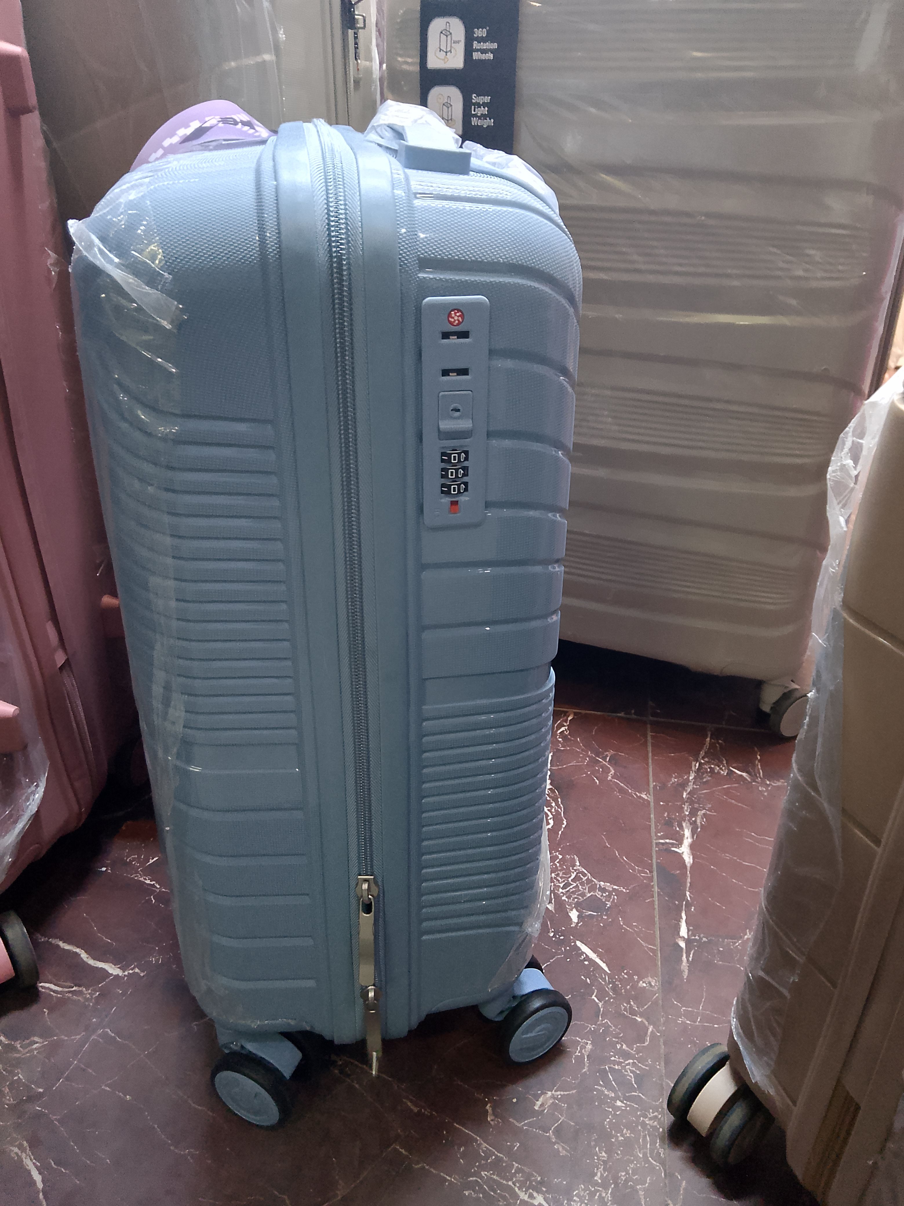 Luxurious Fibre Suitcase Briefcase Travel Bag is the perfect companion for any business trip or vacation.