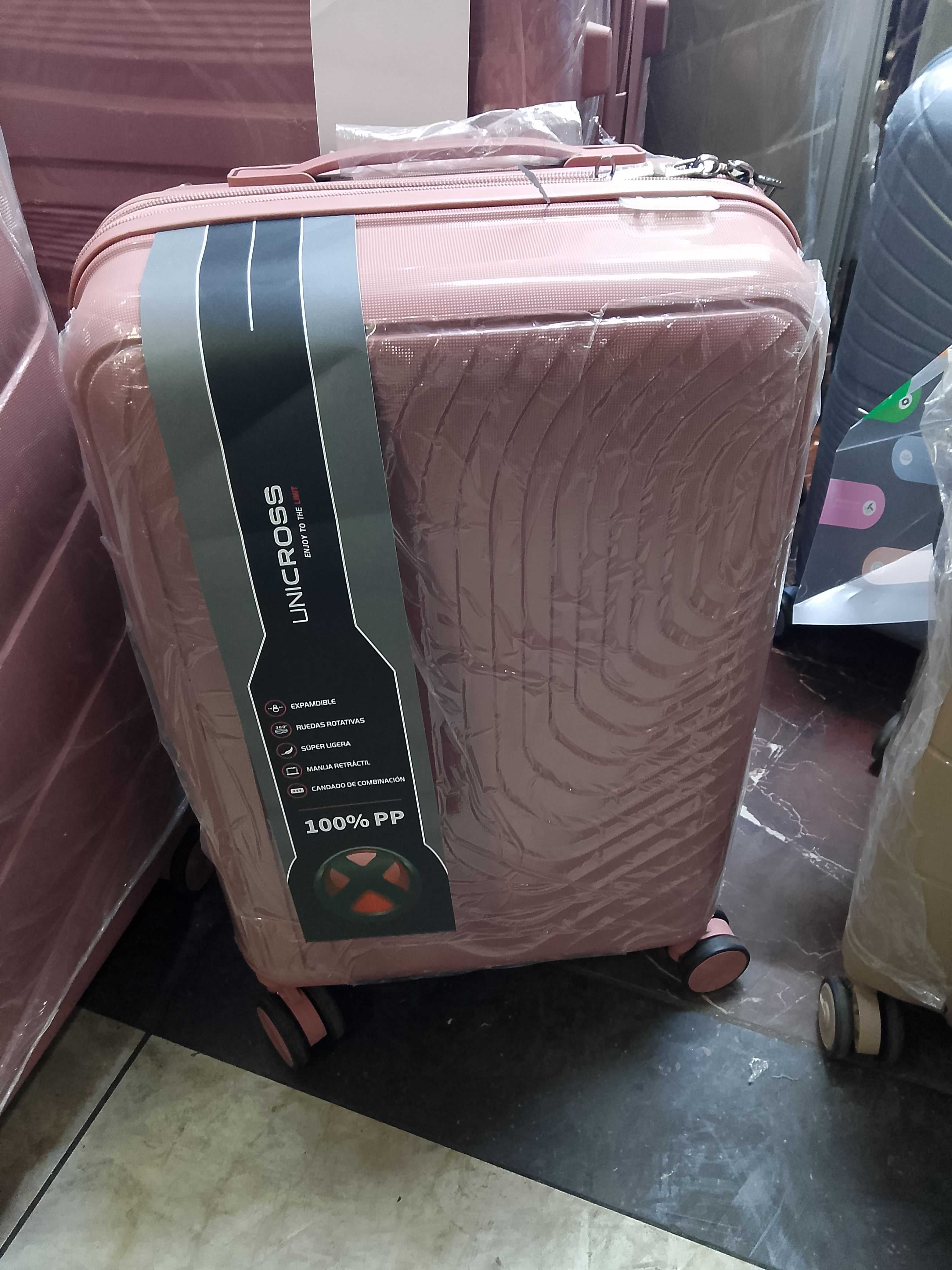 Luxurious Fibre Suitcase Briefcase Travel Bag is the perfect companion for any business trip or vacation.