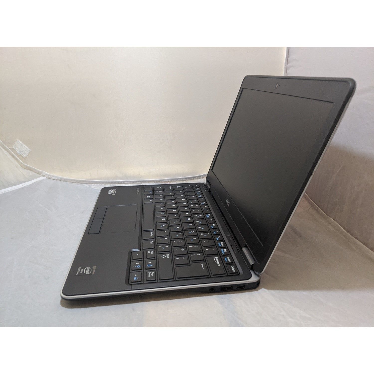 LOW BUDGET LAPTOP DELL LATITUDE  7240 INTEL CORE I5 8GB RAM MEMORY 256GB SSD 12INCHS  4TH GENERATION WITH WINDOWS 11 AND ACTIVATED OFFICE 6 MONTHS WARRANTY