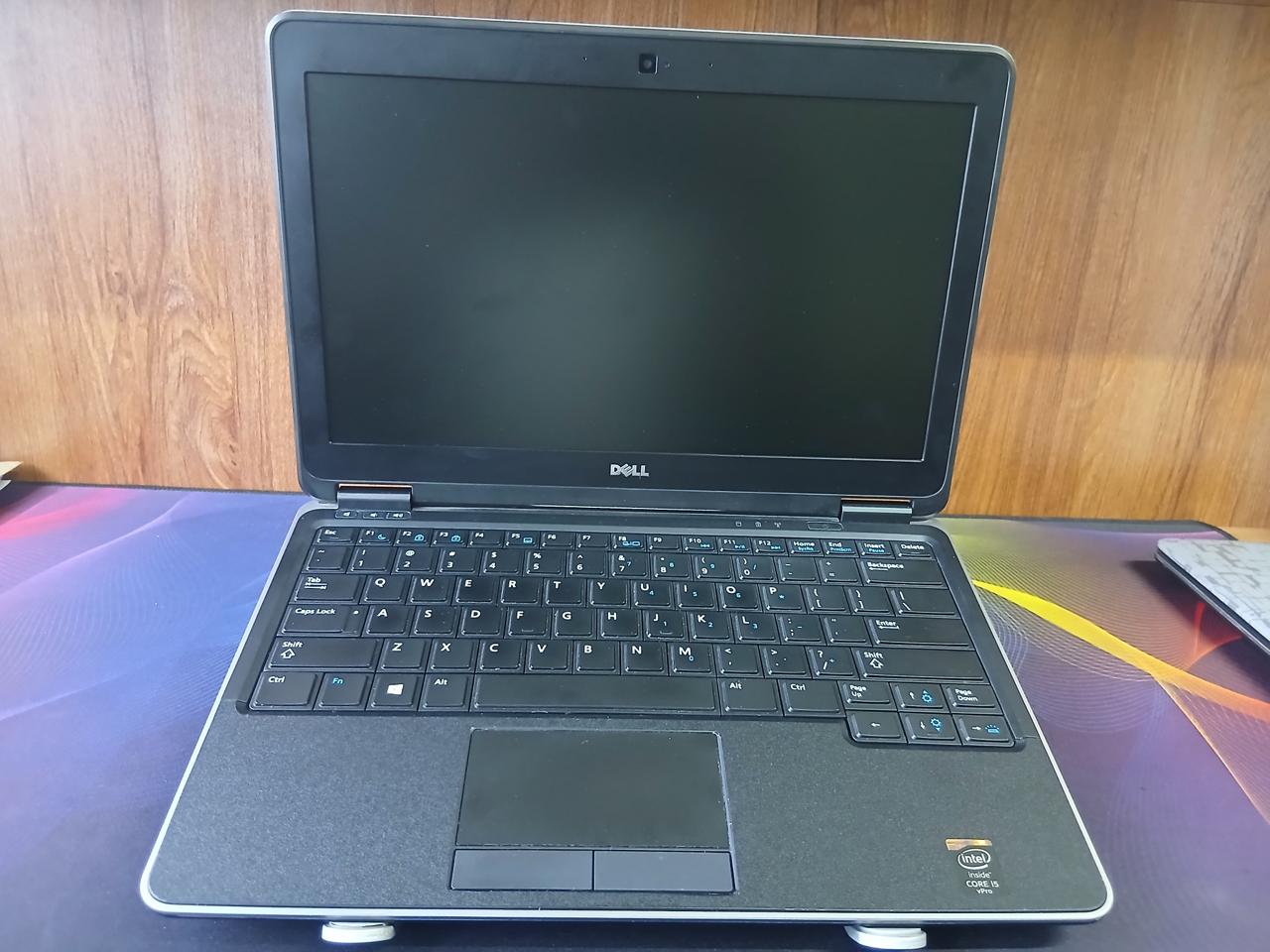 LOW BUDGET LAPTOP DELL LATITUDE  7240 INTEL CORE I5 8GB RAM MEMORY 256GB SSD 12INCHS  4TH GENERATION WITH WINDOWS 11 AND ACTIVATED OFFICE 6 MONTHS WARRANTY