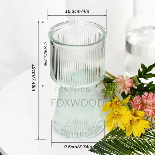 🌸 Elegant Glass Flower Vase – 800ml (10×19cm) – 2 Stylish Shapes ✨Add a touch of class to your space with this modern ribbed glass flower vase, perfect for elevating any room décor