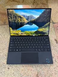 Refurbished Dell Xps 9310 Intel Core i7 16gb ram/512gb ssd 11th generation non-touchscreen with a free laptop bag and n-p9max headphone