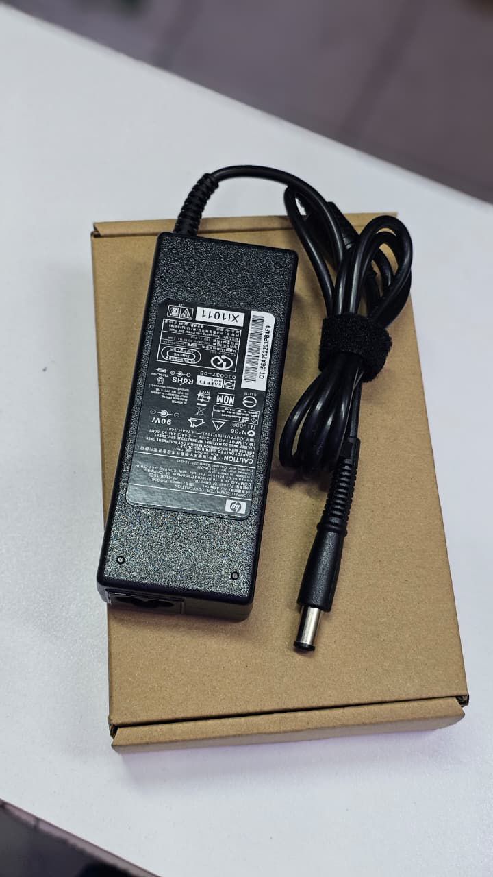 💻 HP BIG PIN LAPTOP CHARGER – 🔌 No adapter cable