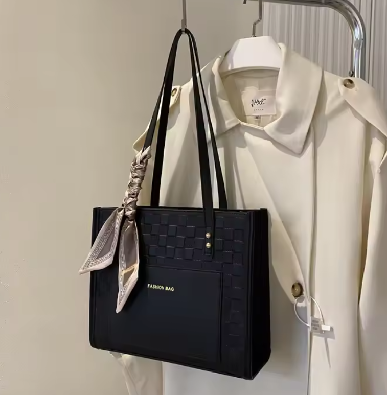 Handbag Women's Casual Fashion Tote Bag Large Capacity Single Shoulder Bag Women's Silk Scarf Girl Bag Local fast delivery