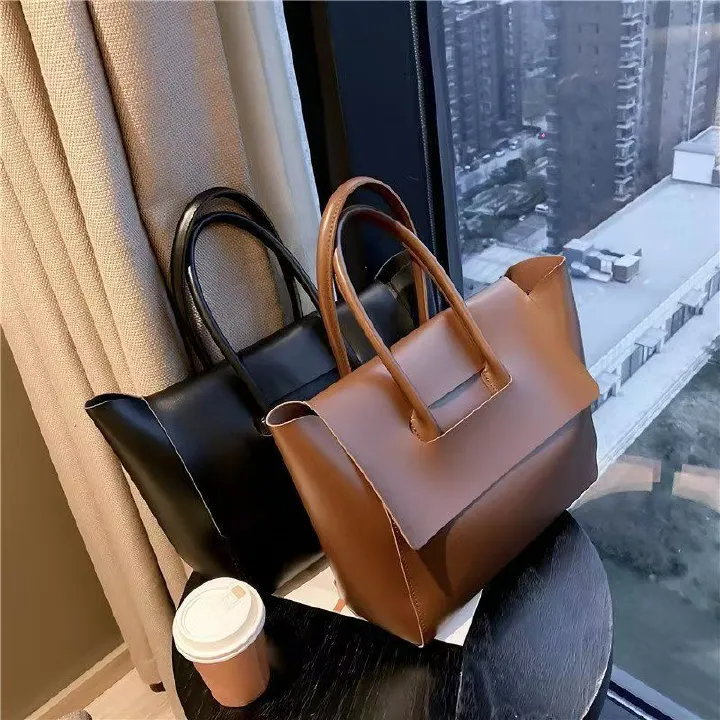 The New Large-Capacity Handbag - The Women's Commuter Tote Bag The Versatile Crossbody Bag - Has The Best Quality And First-Class Service Across The Entire Network.