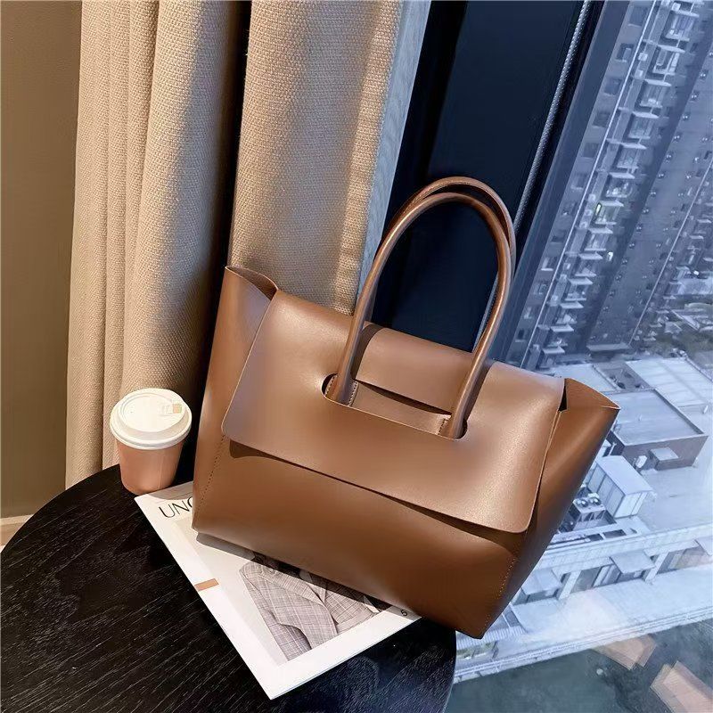 The New Large-Capacity Handbag - The Women's Commuter Tote Bag The Versatile Crossbody Bag - Has The Best Quality And First-Class Service Across The Entire Network.