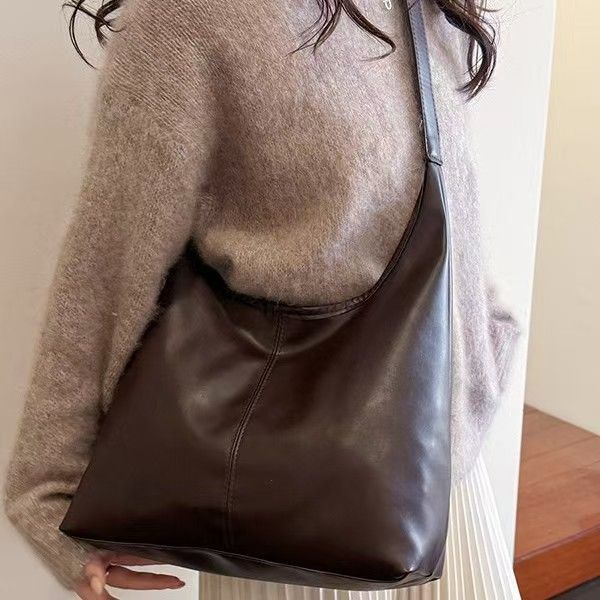 Large-Capacity Retro Minimalist Tote Bag - Perfect For Women's Daily Outings And Commuting Versatile Single-Shoulder Bag In Solid Color Pure Leather The Best Quality Available Online.