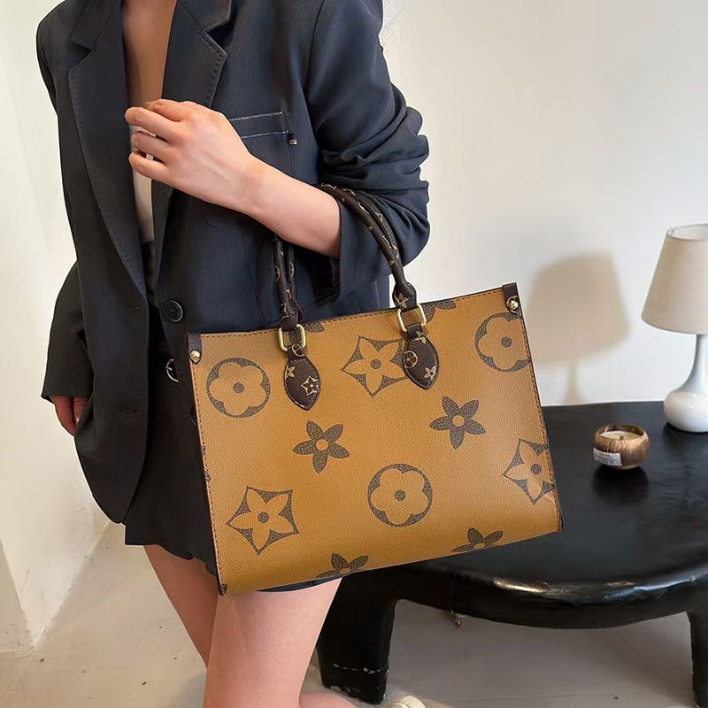 Vintage Classic Handbag - Women's Floral Tote Bag - High-End Commuting Handbag With Shoulder Strap - Large Capacity - Top Quality Across The Board