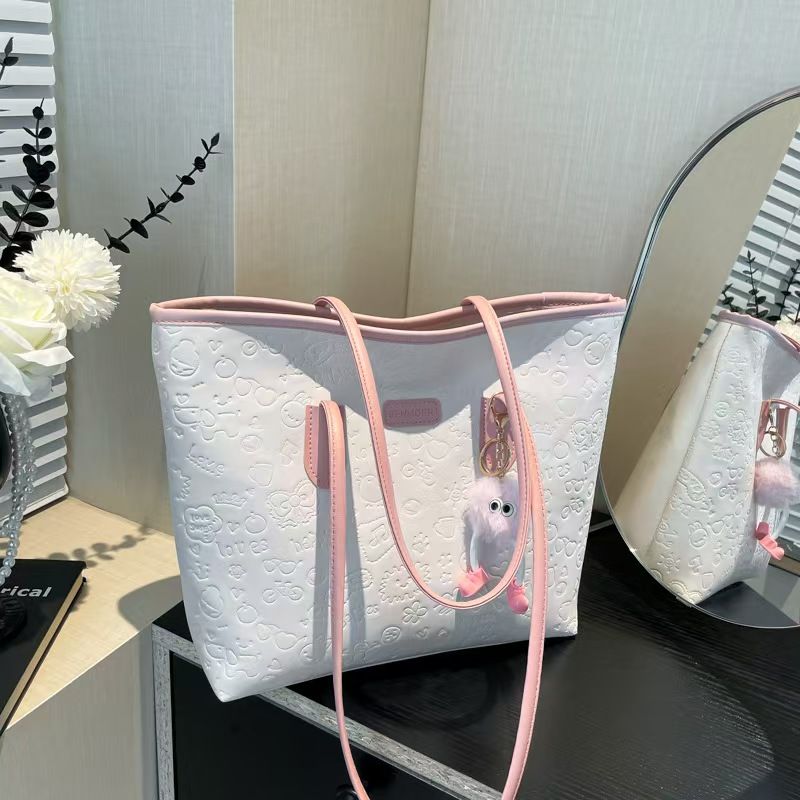 Cute Engraved Large-Capacity School Commuting Tote Bag Spring New Style Trendy Fashionable Multi-Color Crossbody Bag With Contrasting Colors.