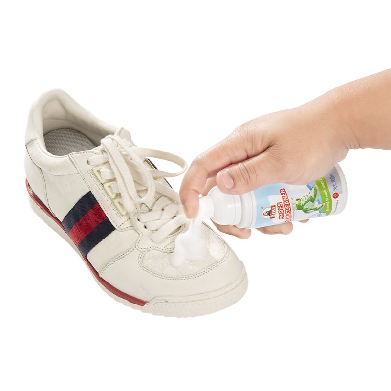 4 in 1 Sneaker Care Foam Cleaner, Deodorant Towel  and Brush Cleaning Kit