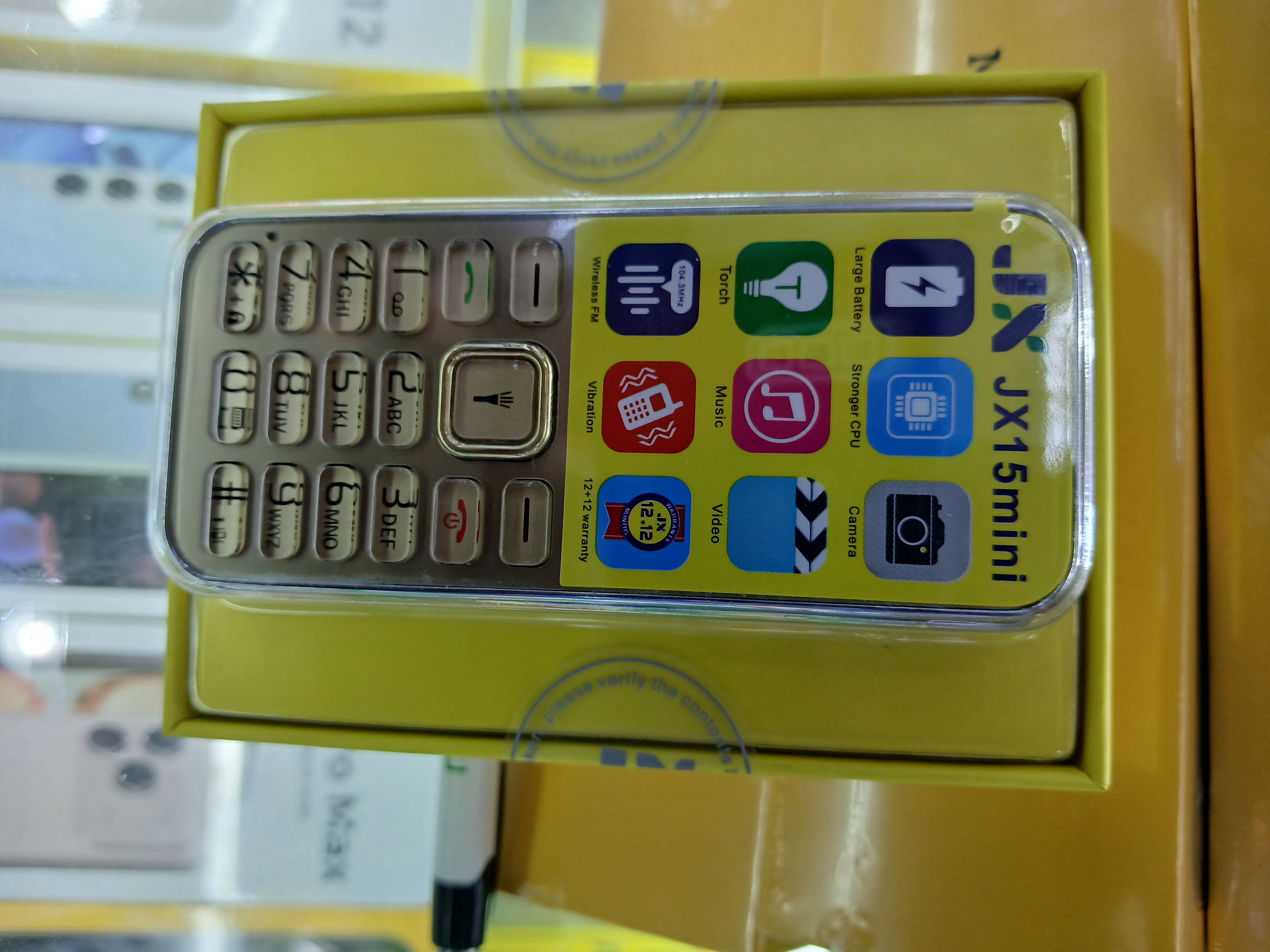 (ON OFFER) JX 15MINI WIRELESS FM,TORCH,CAMERA, KABAMBE/KATULULU/MULIKA MWIZI/FEATURE PHONE ONE YEAR WARRANTY VIBRATION DUAL-TWO SIM CARD SCREEN DISPLAY 1.44, 1500mAH STRONG BATTERY JX 15 MINI PHONE