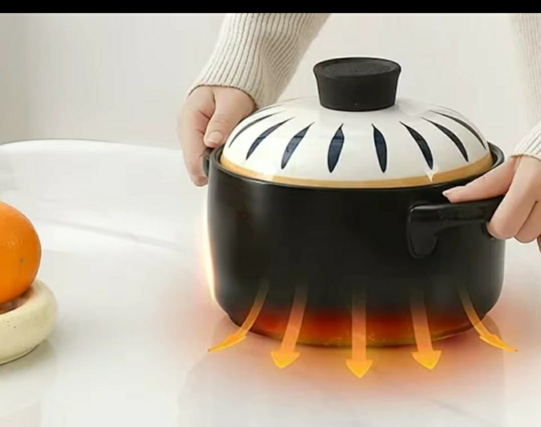 Ceramic casserole cooking pot with lid