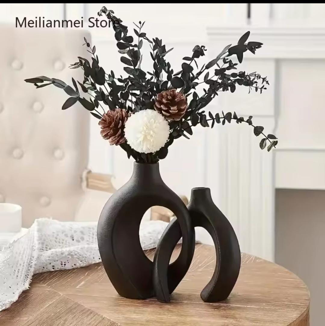 NORDIC DECORATIVE DOUGHNUT VASE