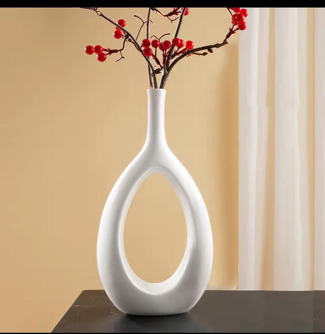 NORDIC DECORATIVE DOUGHNUT VASE