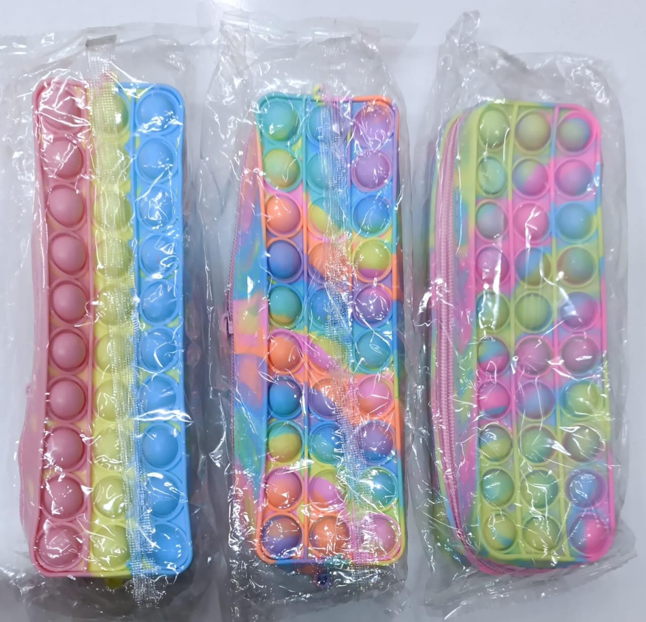 🟢 Pop-It Pencil Pouch – Silicone Fidget Case for Kids