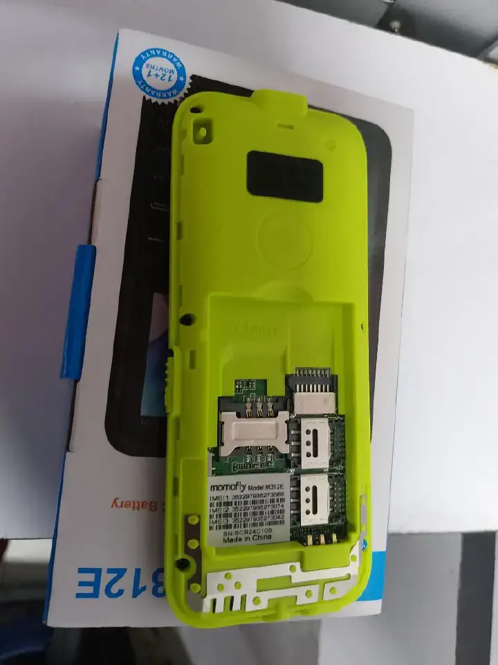 [ NEW ARRIVAL ] Momofly M312E 32 MB RAM feature phone Triple SIM Regular 5C Battery, 1.77" display with M 312 E BT connectivity Mobile