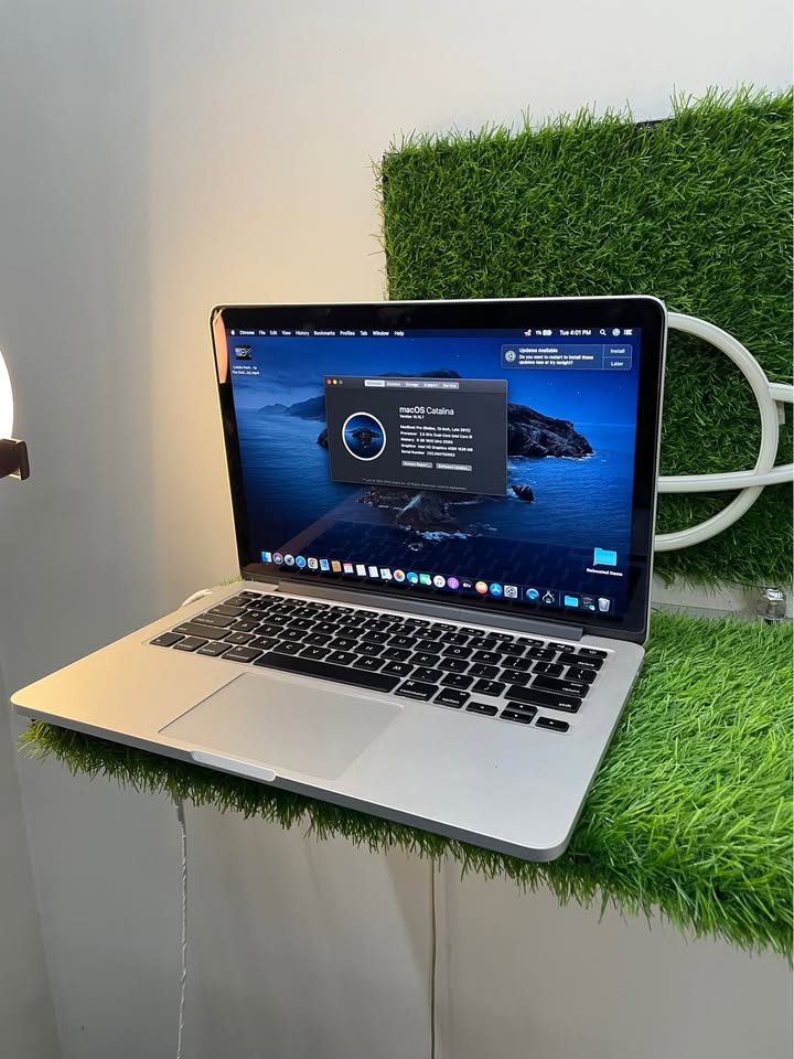 Apple MacBook Pro 2012 13"- Core I5 -8GB RAM, 256GB SSD Refurbished Laptop -Silver + Mouse