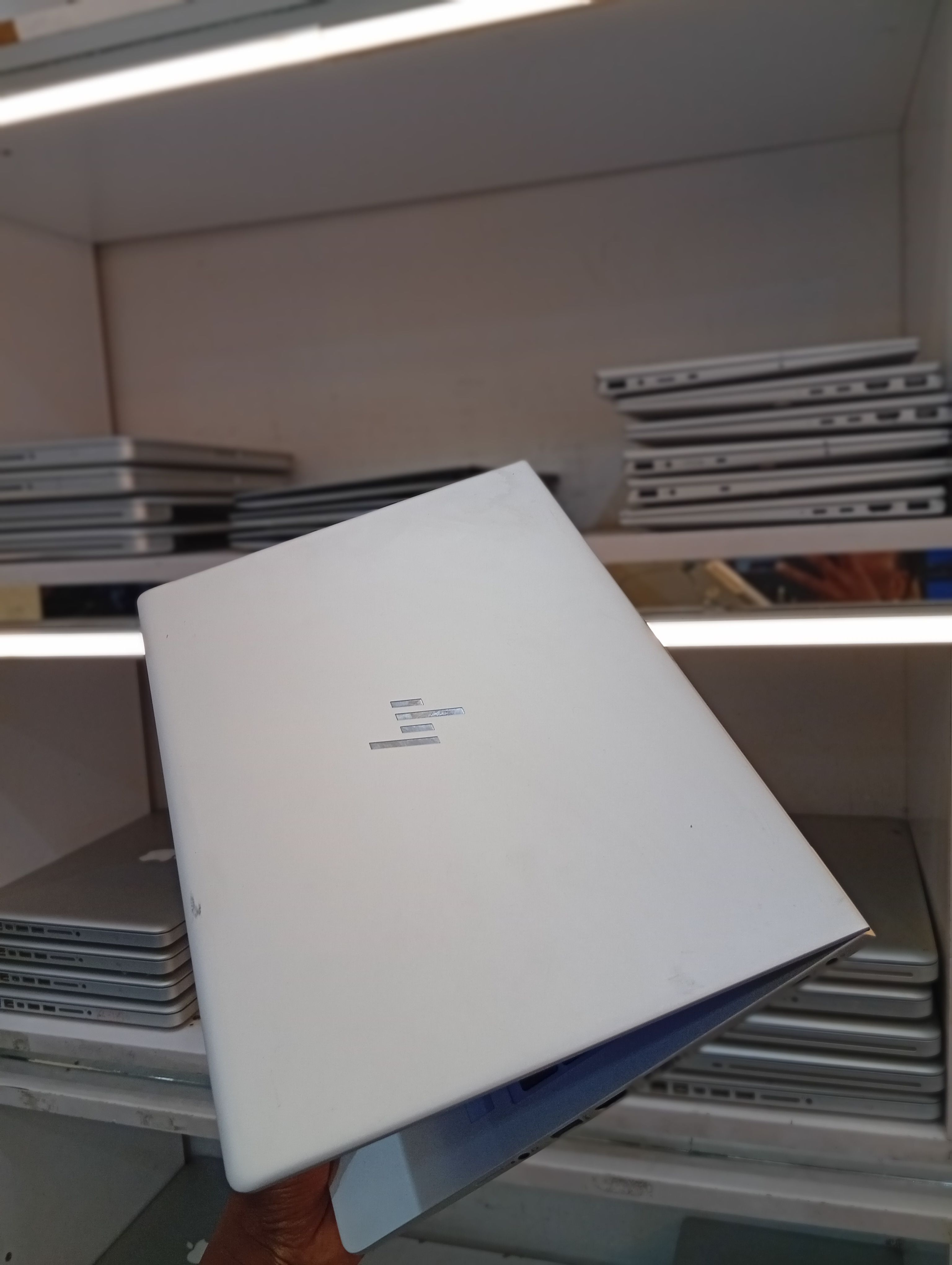 Hp Elitebook 840 G5 laptop, intel core i5 8th Generation, 8GB RAM, 256 SSD , Refurbished, Windows 11