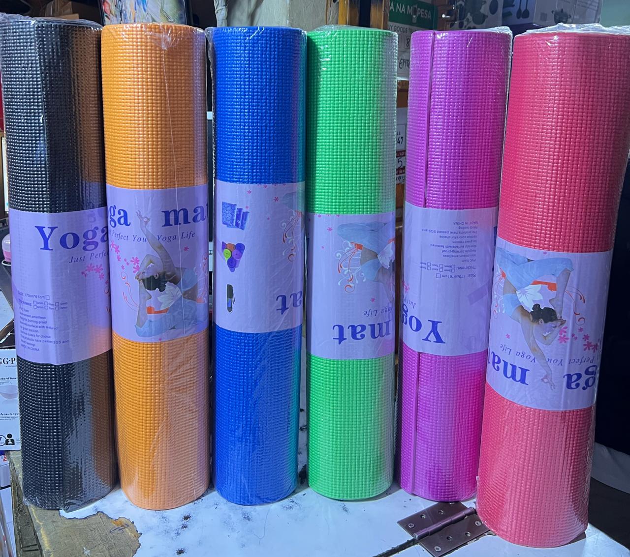 8mm Thick Yoga Mat Non-Slip Exercise Mat with Extra Cushioning for Yoga, Pilates, Stretching, Home Workouts & Gym Training