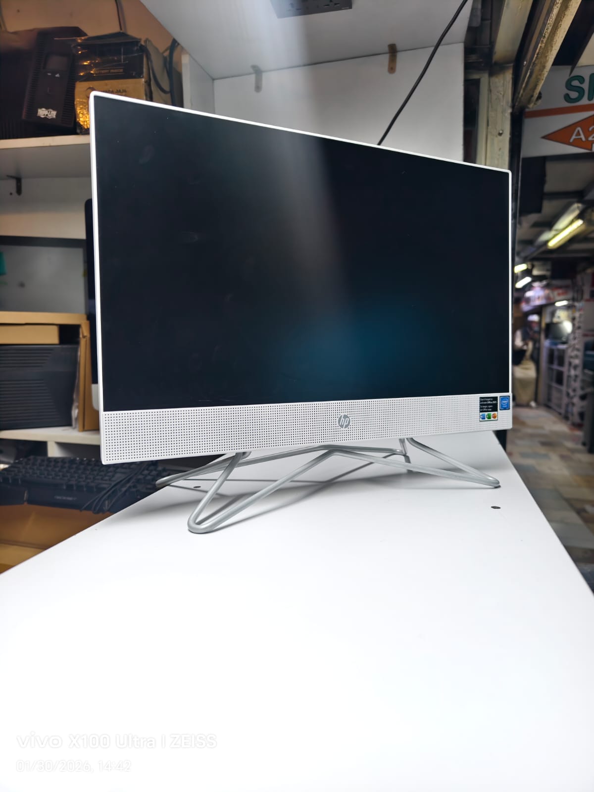 HP All In One 22CELERON-N300 11TH GENERATION 8GB 256GB SSD 21.5 inch NON-TOUCH SHARED DOS White
