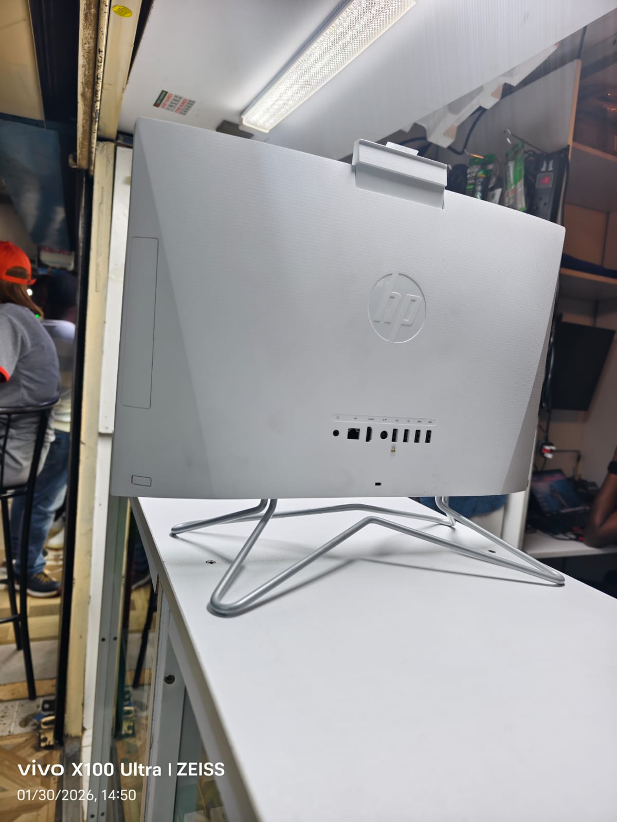 HP All In One 22CELERON-N300 11TH GENERATION 8GB 256GB SSD 21.5 inch NON-TOUCH SHARED DOS White