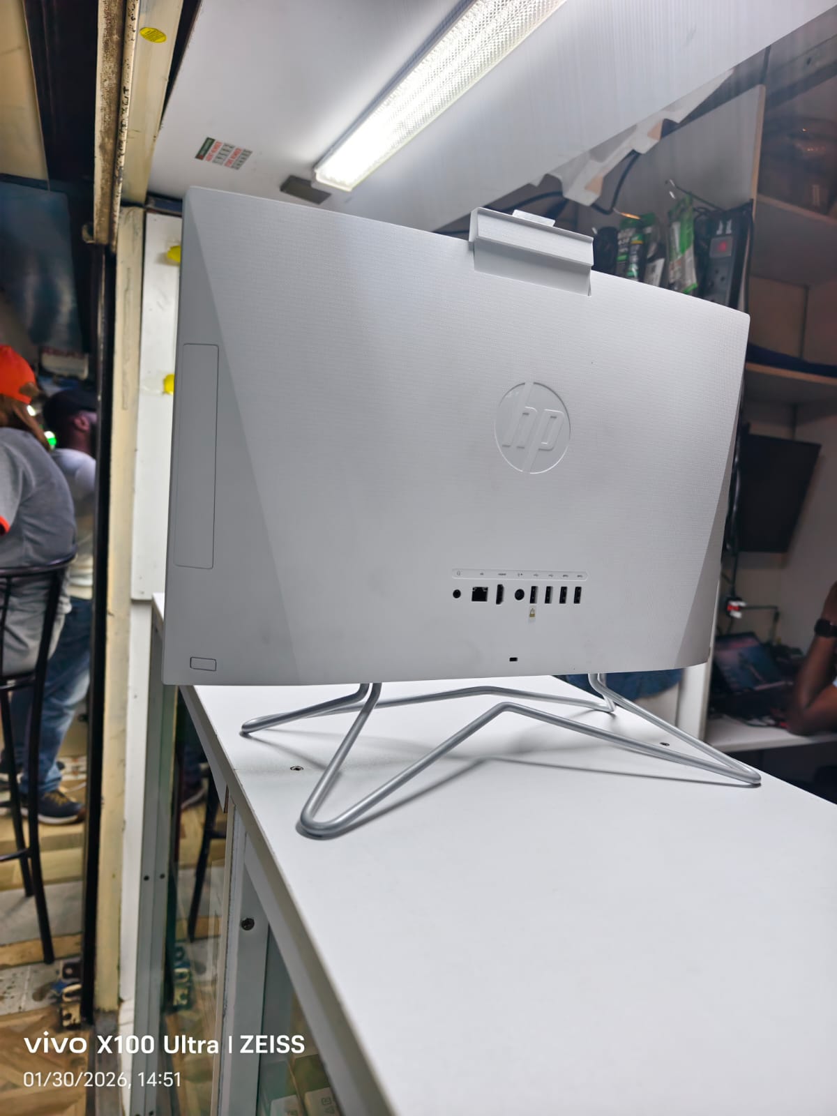 HP All In One 22CELERON-N300 11TH GENERATION 8GB 256GB SSD 21.5 inch NON-TOUCH SHARED DOS White