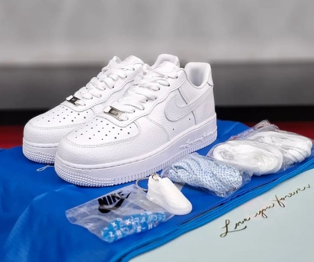 Quality Airforce 1 Low White and Black Sneakers, Quality Airforce Sneakers (Best Shop for Quality Sneakers, Boots, Oxfords and Shoes Accessories)