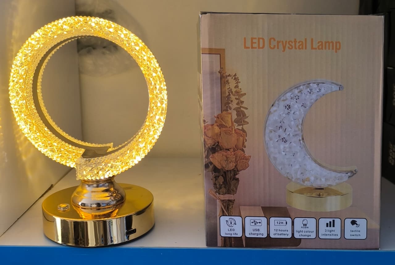 Circular shaped crystal lamp