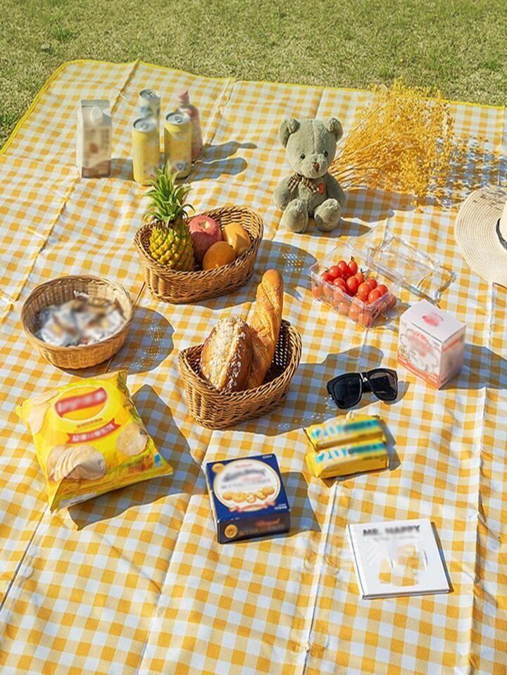 Foldable and Waterproof Picnic Mat for Outdoors or Camping, Picnic Blanket/ Camping Floor Carpet/ Beach Blanket, Tent, Meadow Mat, Park Grass Mat, Yoga Mat, Foldable Sleeping Pillow - LARGE 200x200cm