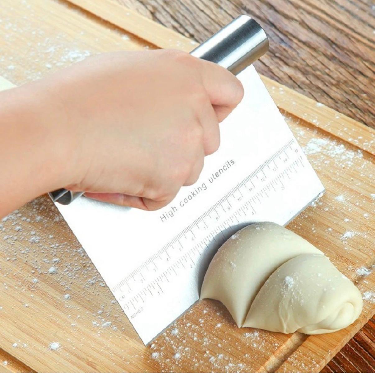 Stainless Steel Dough Pastry Scraper/ Cutter/ Chopper Mirror Polished with Measuring Scale Multipurpose Baking Tool - Cake Scraper/Smoother, Pizza Cutter, Pastry Bread Separator Scale Knife