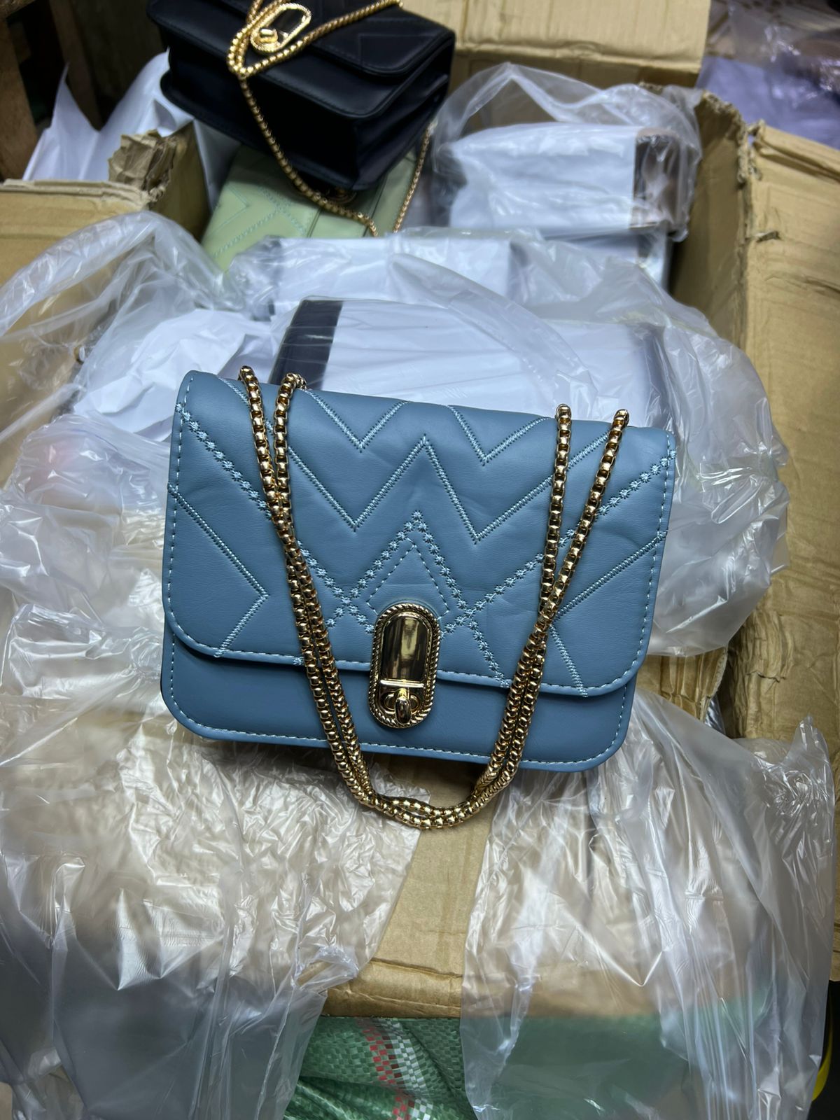 Luxury Mini Crossbody Bag for Women Quilted PU Leather Chain Strap Shoulder Handbag Small Flap Purse Party Office Casual Ladies Fashion Trendy Designer Bag