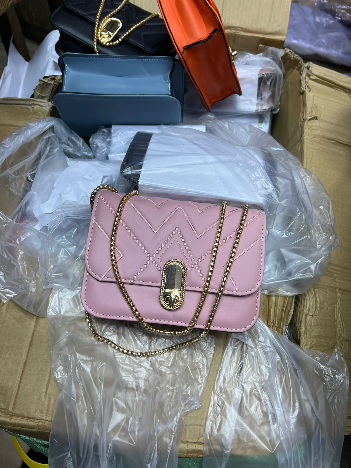 Luxury Mini Crossbody Bag for Women Quilted PU Leather Chain Strap Shoulder Handbag Small Flap Purse Party Office Casual Ladies Fashion Trendy Designer Bag