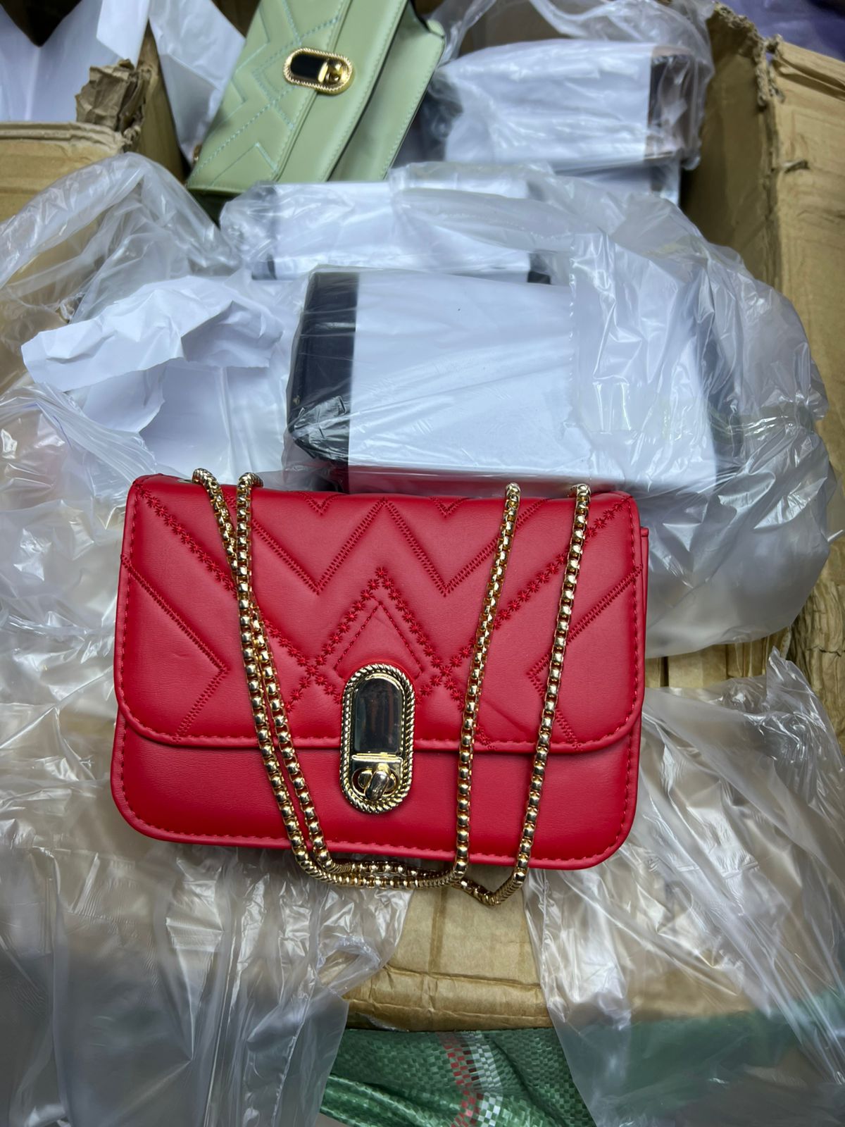Luxury Mini Crossbody Bag for Women Quilted PU Leather Chain Strap Shoulder Handbag Small Flap Purse Party Office Casual Ladies Fashion Trendy Designer Bag