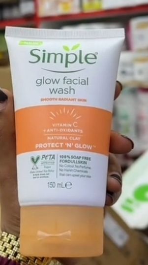 Simple Glow Facial Wash Vitamin C + Anti-Oxidants Natural Clay 150ml – Brightening Face Cleanser, Deep Cleansing, Smooth Radiant Skin, Removes Dirt & Oil, Daily Protect N Glow Wash