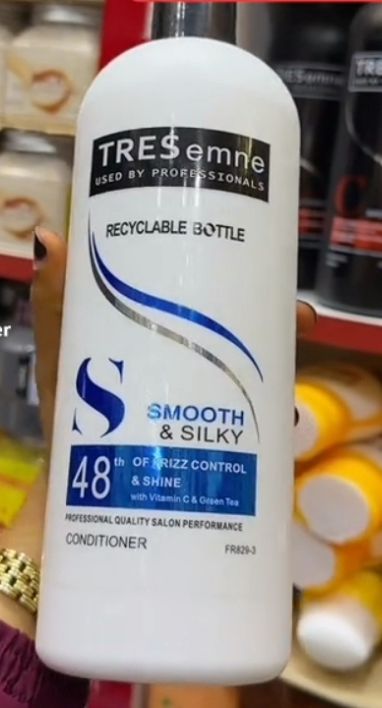 TRESemmé Clean And Replenish Shampoo With Smooth And Silky Conditioner Set – 48H Frizz Control, Deep Cleansing, Shine Boost, Professional Salon Hair Care For Dry & Dull Hair